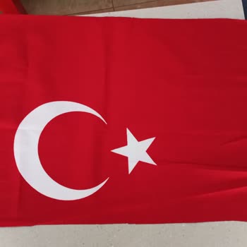 Epttavm 'de Dikkatsizlik Ve Milli Değerimiz Türk Bayrağımıza Saygısızlık