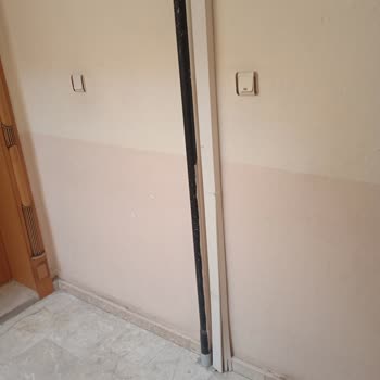 Kablo Net Kötü Montaj. İlgisizlik.