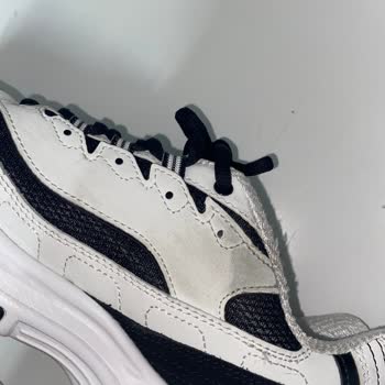 Skechers Yeni Aldığım Ürün Boya Verdi