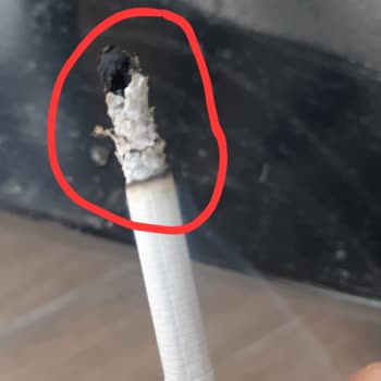 Marlboro Touch White Sigaranın İçinden Sürekli Odun Parçaları Çıkıyor