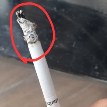 Marlboro Touch White Sigaranın İçinden Sürekli Odun Parçaları Çıkıyor