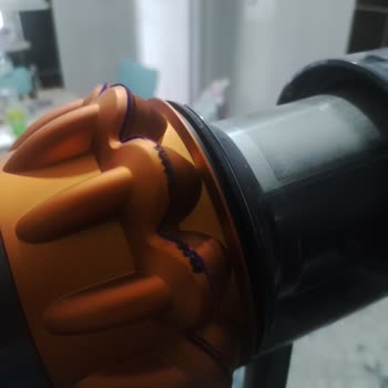 Dyson V 15 Detect Teki Parça Kopması