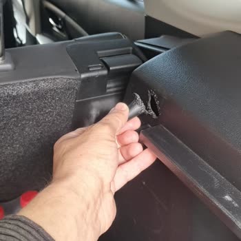 Suzuki S-Cross Pandizot Kapağının Tutunma Yerinin Kırılması!