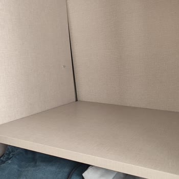 Vivense Bazan Gardırobum Sandalyelerim Hepsi Kırıldı.
