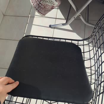 Vivense Bazan Gardırobum Sandalyelerim Hepsi Kırıldı.