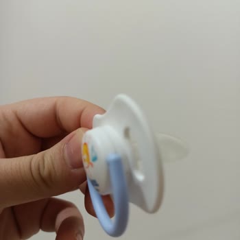 Wee Baby Hatalı Emzik Yüzünden Çocuğum Emziği Ters Emmeye Alıştı
