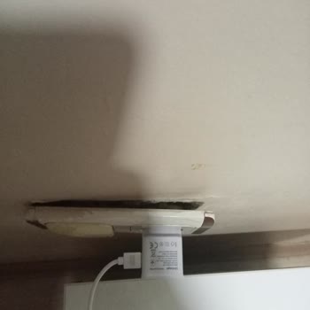 Özgür Otel (İzmit) Sesten Ve Pislikten Uyuyamıyoruz