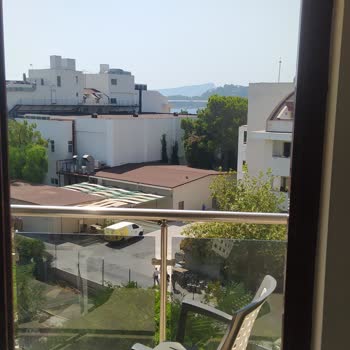 Tatilbudur Deniz Tarafı Değil, Depo Tarafı Oda