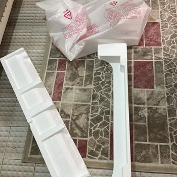 Onvo TV Kutusunun İçerisinde Kumanda Ve Diğer Aparatlar Çıkmadı.