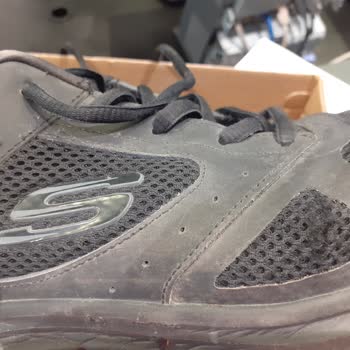 In Street'ten Aldığım Skechers Marka Spor Ayakkabım Yırtıldı.