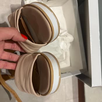 Hotiç'ten Aldığım Sandaletin İç Tabanı Ayrıldı