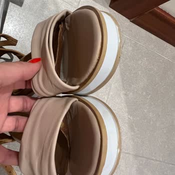 Hotiç'ten Aldığım Sandaletin İç Tabanı Ayrıldı