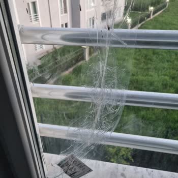 Kavanlar İnşaat Kavanlar Yaptığı İşin Arkasında Durmuyor 3 Senedir Camı Değişmiyor