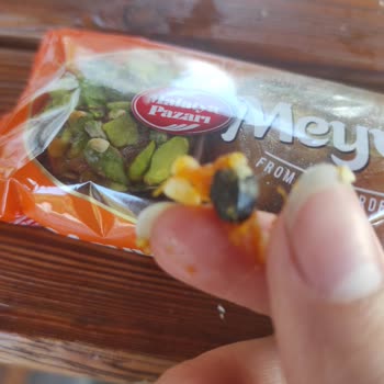 Malatya Pazarı Murat Palancı Kuru Meyvenin İçinden Büyük Taş Çıktı!