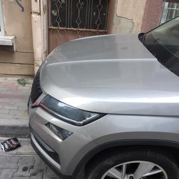 Karşıyaka Belediyesi Kaldırımdaki Engeller İçin Acil Yardım