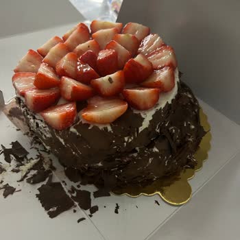 Liva Pastanesi (livashop.com) Yaş Pasta Siparişi Hakkında