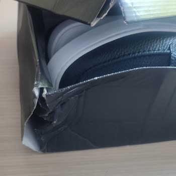 Elle Ayakkabı Giyilmiş Ayakkabı Parçalanmış Kutu