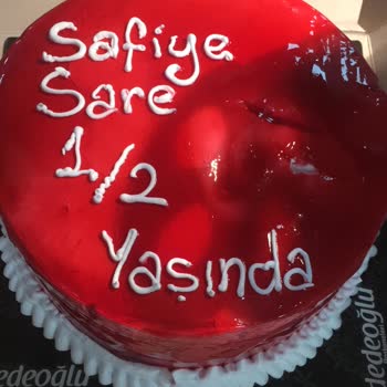 Dedeoğlu Pastanesi (Denizli) Yaş Pastanın Yanlış Ve Özensiz Yapılması