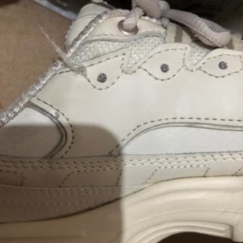 Skechers D'lites Ayakkabıdaki Deri Açıklığı