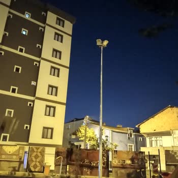 Pendik Belediyesi Parktaki Lambalar Çalışmıyor