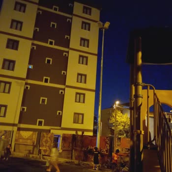 Pendik Belediyesi Parktaki Lambalar Çalışmıyor