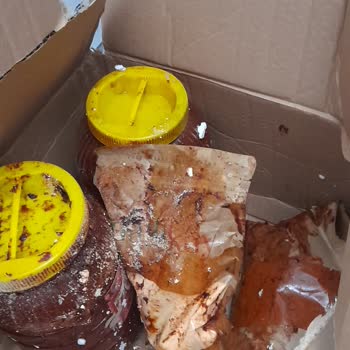 Yöresel Gıda Pazarı (Instagram) Kırık Pis Ve Özensiz Geldi Paket Dahi Yırtılmış