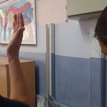 Milli Eğitim Bakanlığı (MEB) Öğretmenler Ve Egitim Seviyesi Düşük