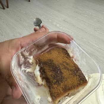 Saray Muhallebicisinden Aldığımız Tatlılar Ekşimişti!