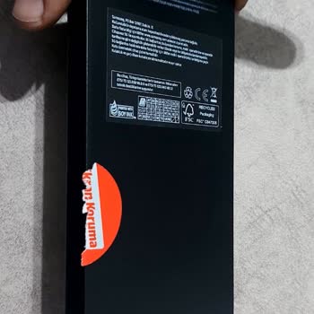 Media Markt Tan Almış Olduğum Sıfır Telefonun Kutusu Açık Ve Çizik