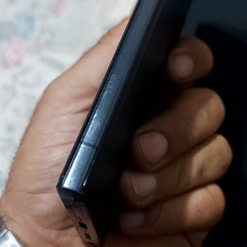 Media Markt Tan Almış Olduğum Sıfır Telefonun Kutusu Açık Ve Çizik