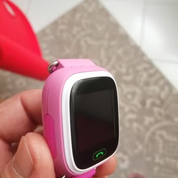 Bilicra Hoparlörü Patlak Gibi Ses Çıkıyor