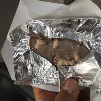 Nestle Damak Fıstıklı Çikolatasının Bozuk Çıkması