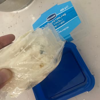 BİM Küflü Ve Bozuk Peynir