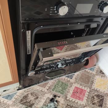 Luxell Ankastre Fırın Cam Patlaması