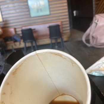 Starbucks Coffee Misto İçerisinde Çıkan Plastik Cisim