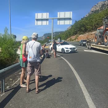 Muğla Büyükşehir Belediyesi Durak Olmayan Otoyolda Yolcu İndirme