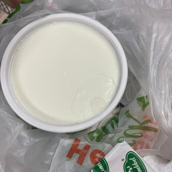 Gölcük Hakmar'da Bozuk Yoğurt Ve Kötü Müşteri Hizmetleri