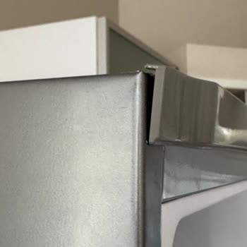 Arçelik Kusurlu Buzdolabı, Ürünün Üst Kısmı Silikonla Yapıştırılmış