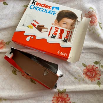 Ferrero Rocher Kinder Chocolate İçinden Sinek Çıktı!
