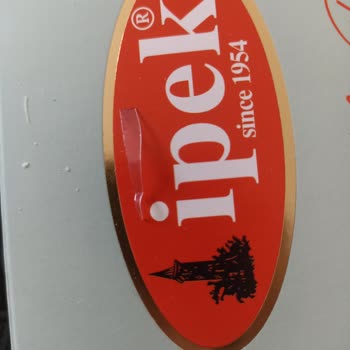 İpek Pişmaniye Pişmaniye'den Sivri Plastik Parçası Çıktı.