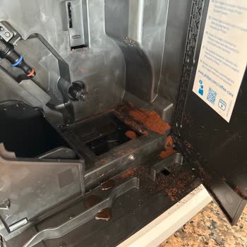 Philips Ev Aletleri Demleme Ünitesine Kahve Doldu