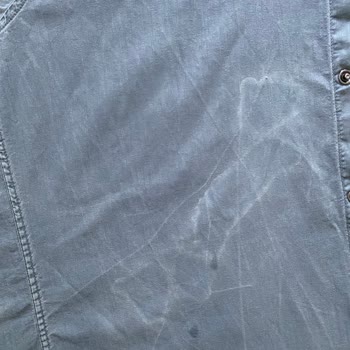 Mavi Gömlek Boyası Akıyor