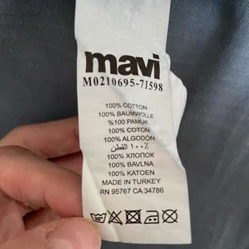 Mavi Gömlek Boyası Akıyor