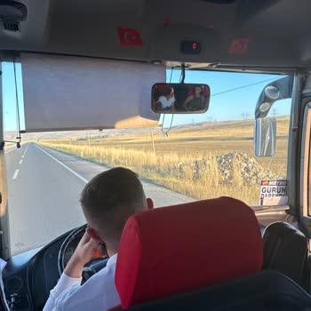 Metro Turizm Şoförün Kulağına Telefon Dayayıp Gitmesi