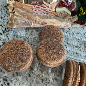 A101 Delikli Çikolata Yüzeyi Hep Köpürmüş De Kurumuş Gibiydi