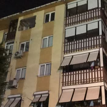 Güngören Belediyesi Eski Binada Uygunsuz Şekilde Duvar Yıkma