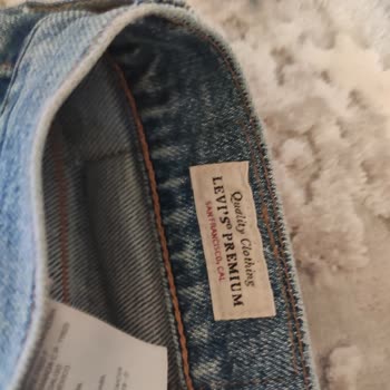 Levis Pantolon Yırtıldı