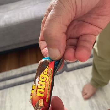 A101 Çikolatanın İçerisinden Çöp Poşeti Benzeri Mavi Poşet Çıkması