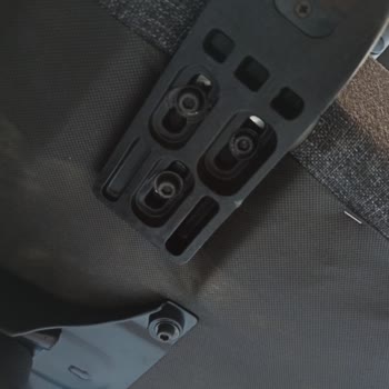 Hawk Gaming Chair Koltuğun Sola Yatık Durması Ve Kolçakların Orantısızlığı