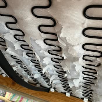 IKEA'dan Alınan Koltuk Takımı Parçalandı